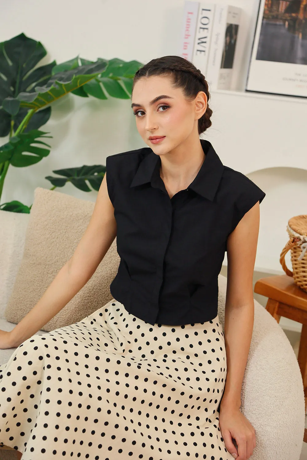 Amira Sleeveless Shirt in Black