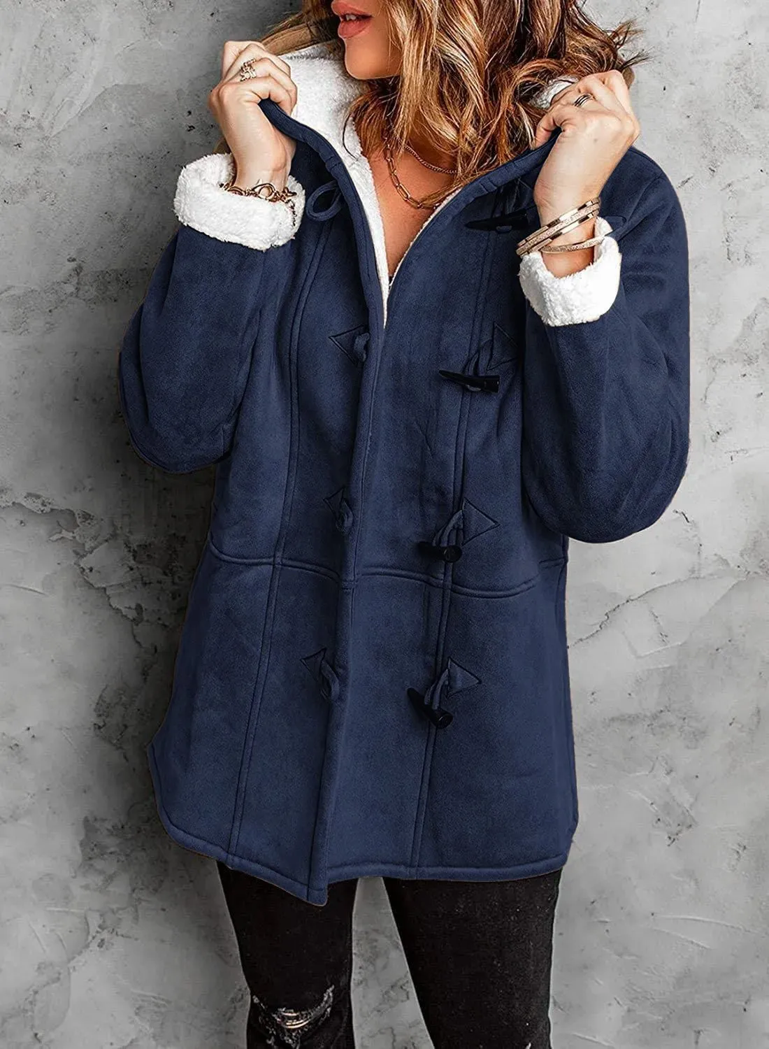 Augusta | Women's coat with hood and velvet horn