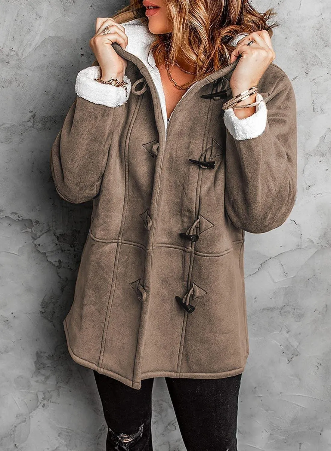 Augusta | Women's coat with hood and velvet horn