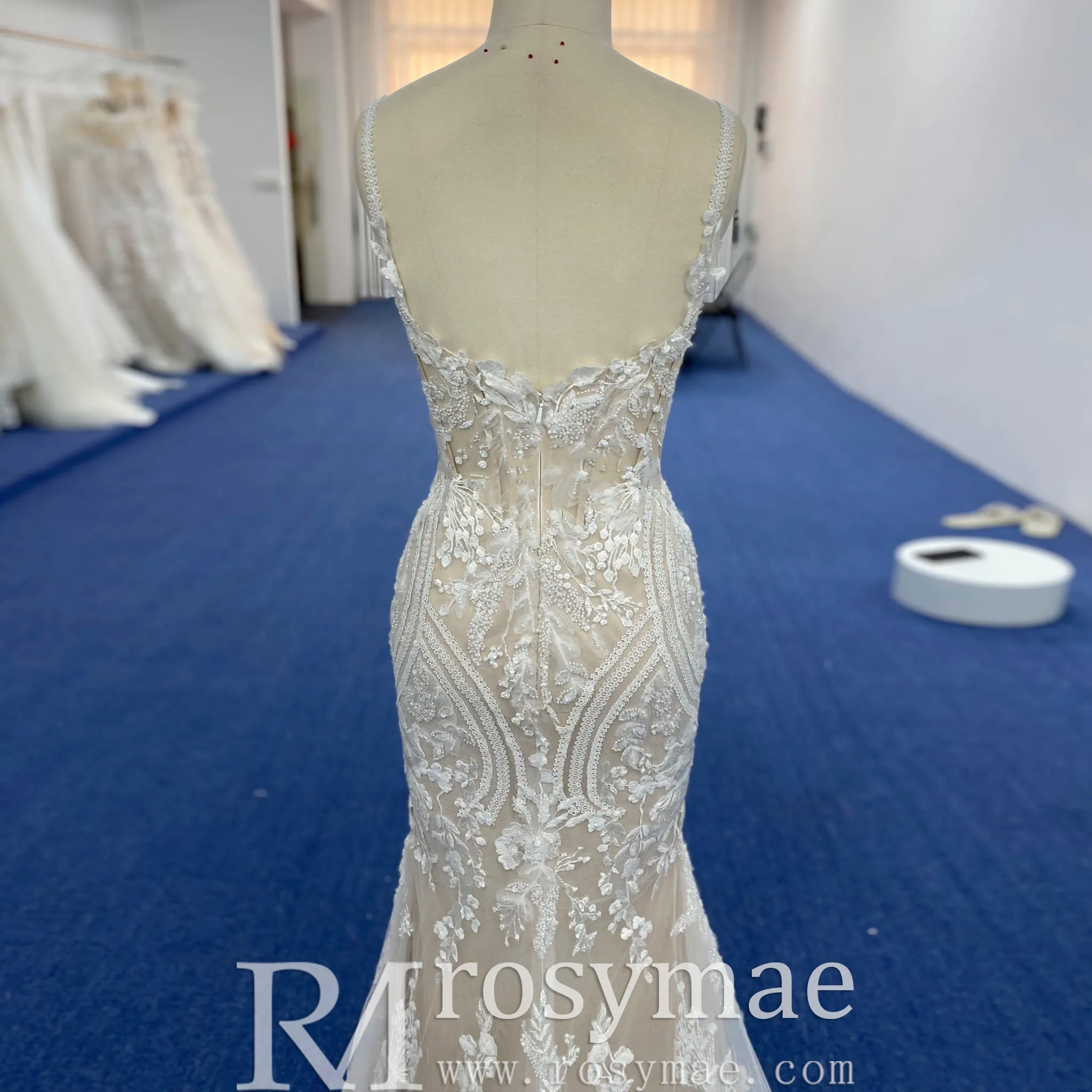 Elegant Mermaid Tulle Lace Wedding Dress with Spaghetti Strap