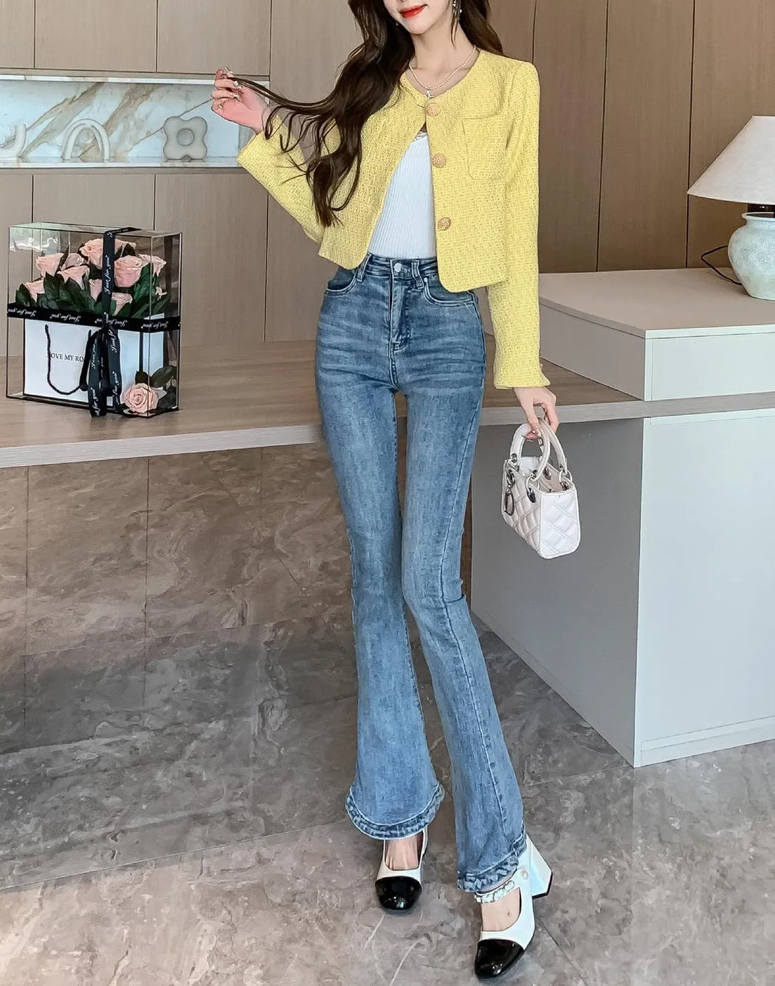 Elegant Solid Blazer featuring a Button-up Design and Cropped Fit