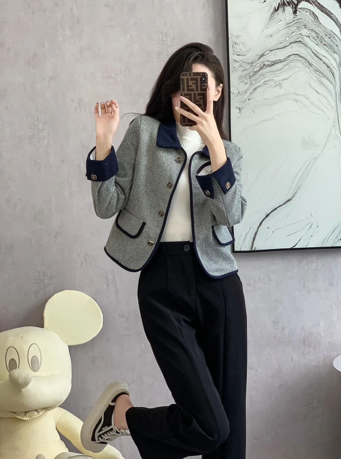 Elegant Textured Print Blazer with Button-up Design for Her