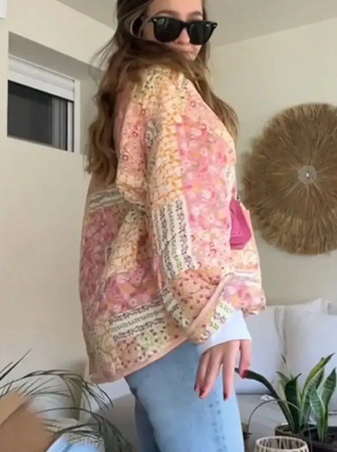 Fashionable, elegant jacket with print - Sophisticated look for any occasion - Comfortable and versatile