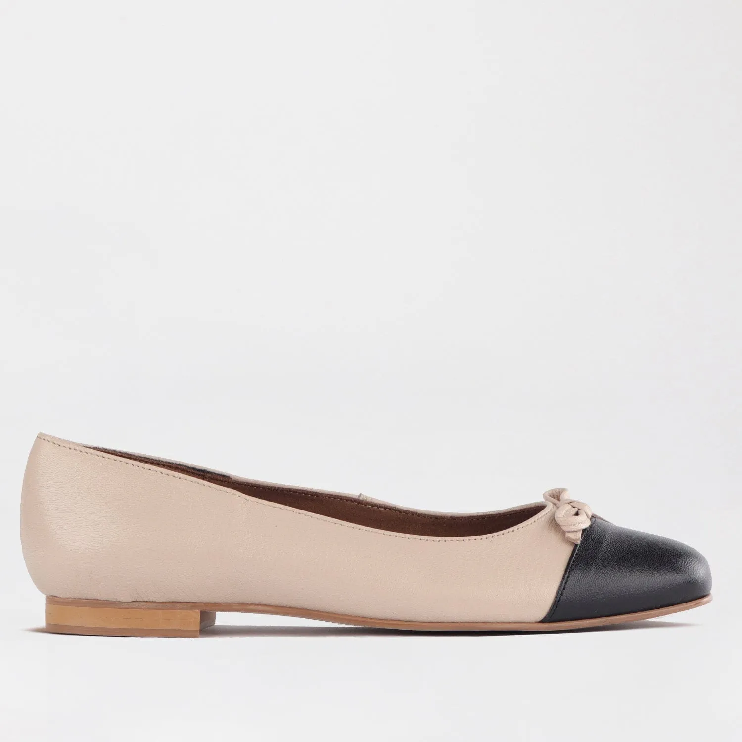 Flat Pump with Bow in Ivory Multi - 12826