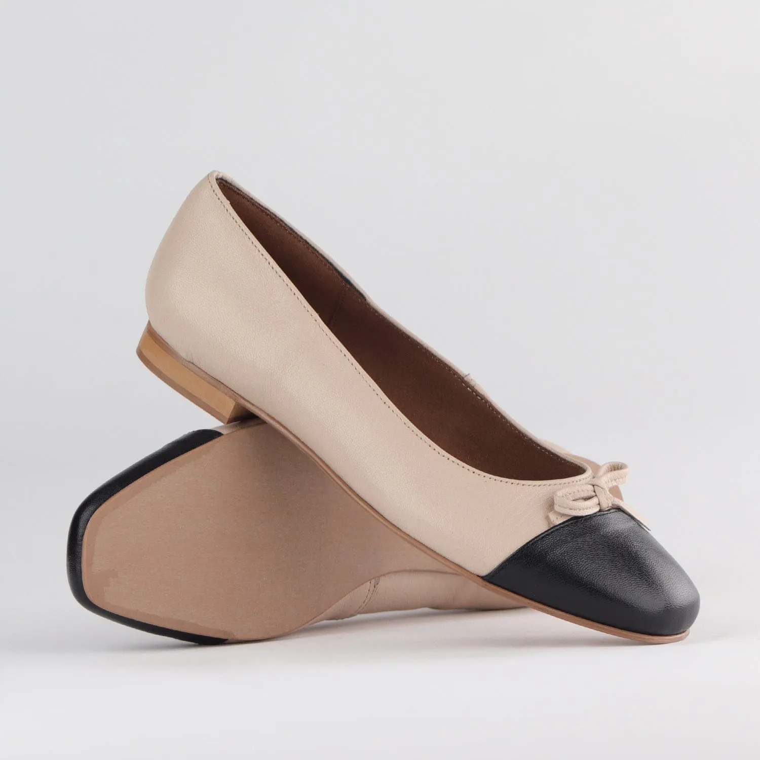 Flat Pump with Bow in Ivory Multi - 12826