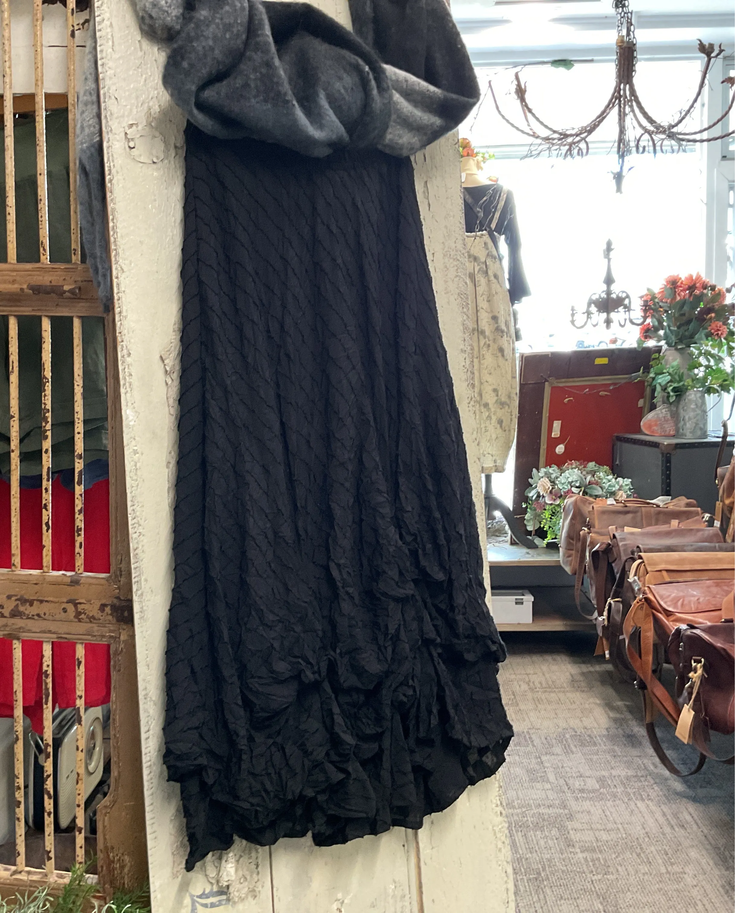 Fully Lined Rouched Skirt - BLACK