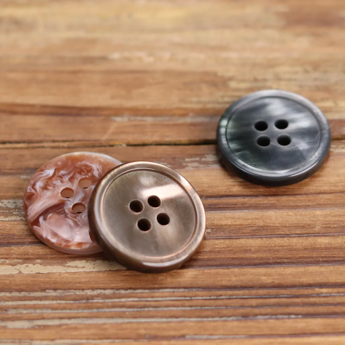 Imitation Shell Fine-Edged Resin Buttons for Jackets 60 Pack (6 Sizes)