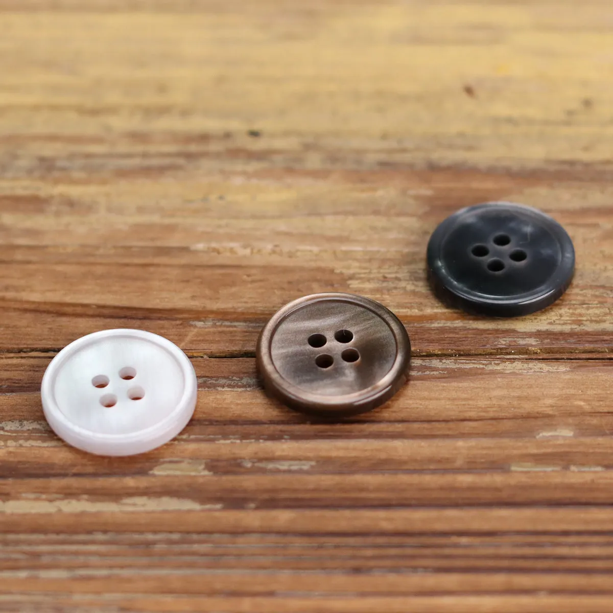 Imitation Shell Fine-Edged Resin Buttons for Jackets 60 Pack (6 Sizes)