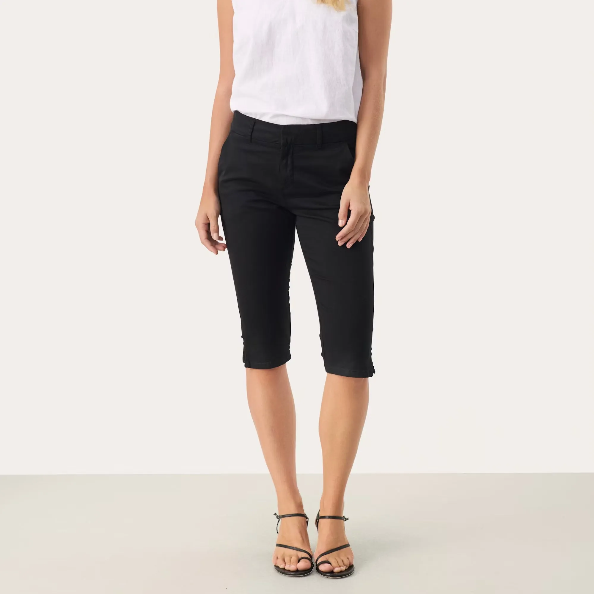 Renata Capri Pants - Black