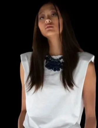 SLEEVELESS PADDED TEE