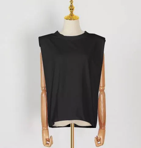 SLEEVELESS PADDED TEE