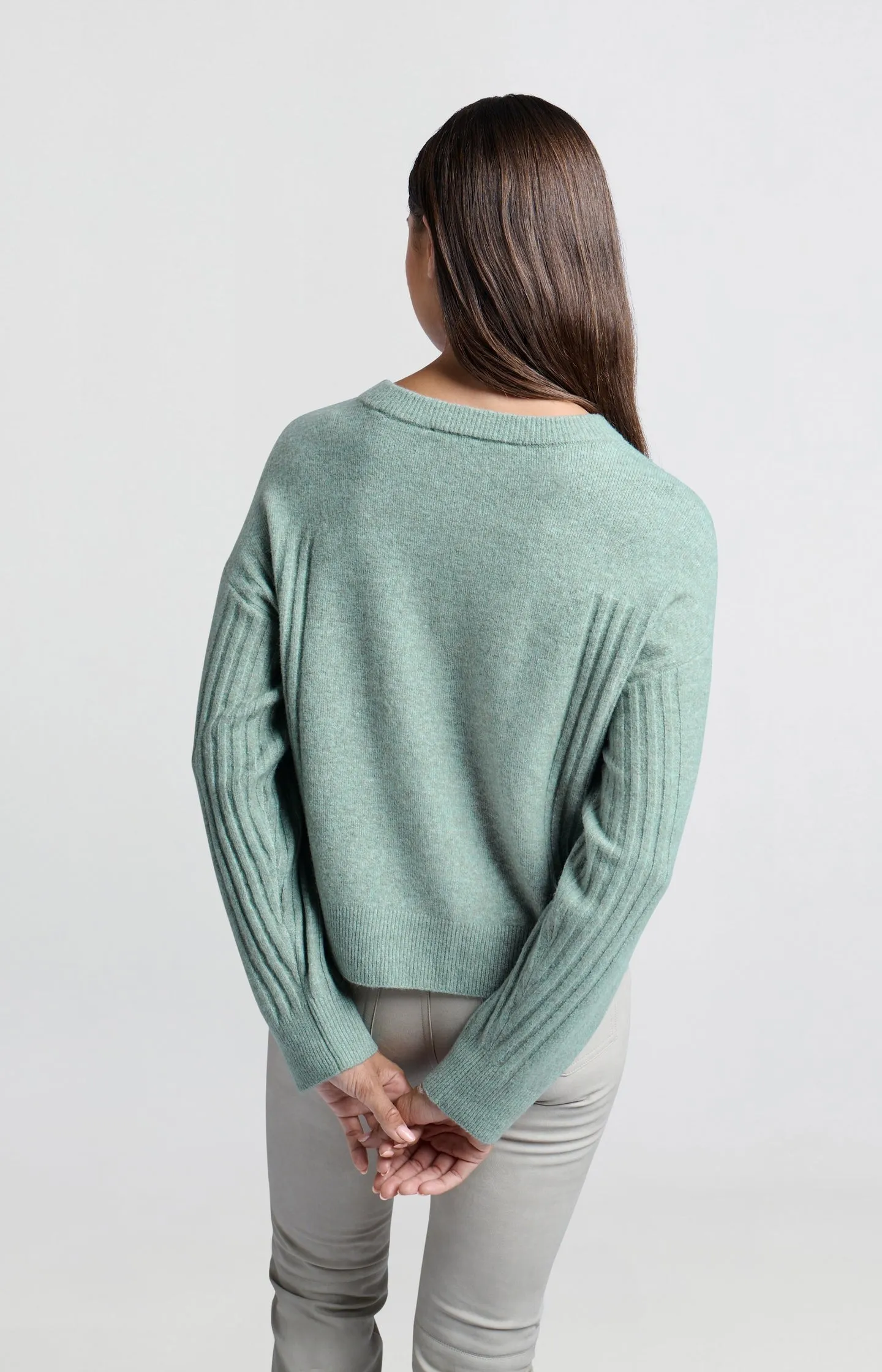 Sweater with round neck, long sleeves and rib detail