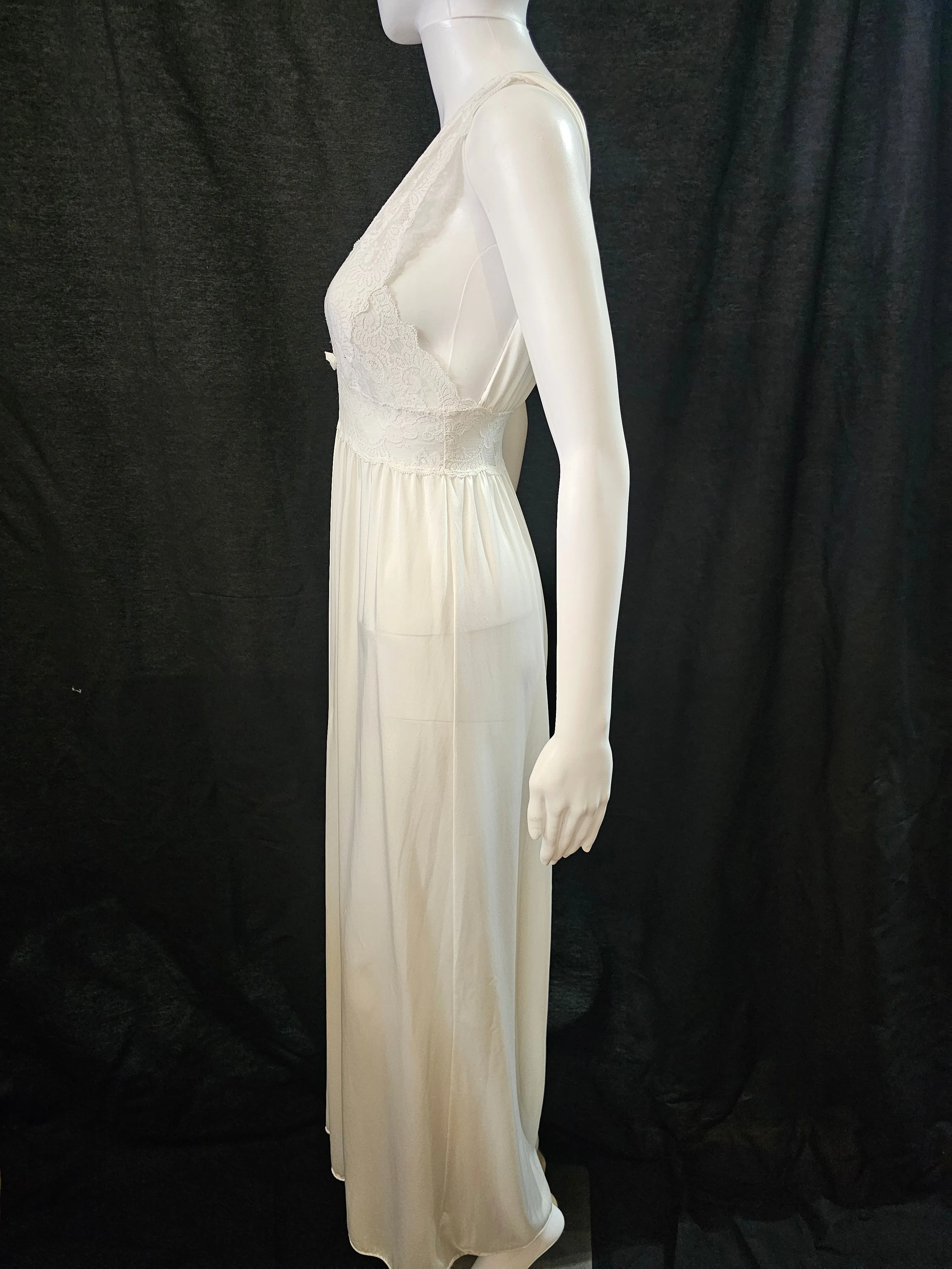 Vintage 1970s/80s Olga 92201 white goddess style  gown with lace bodice