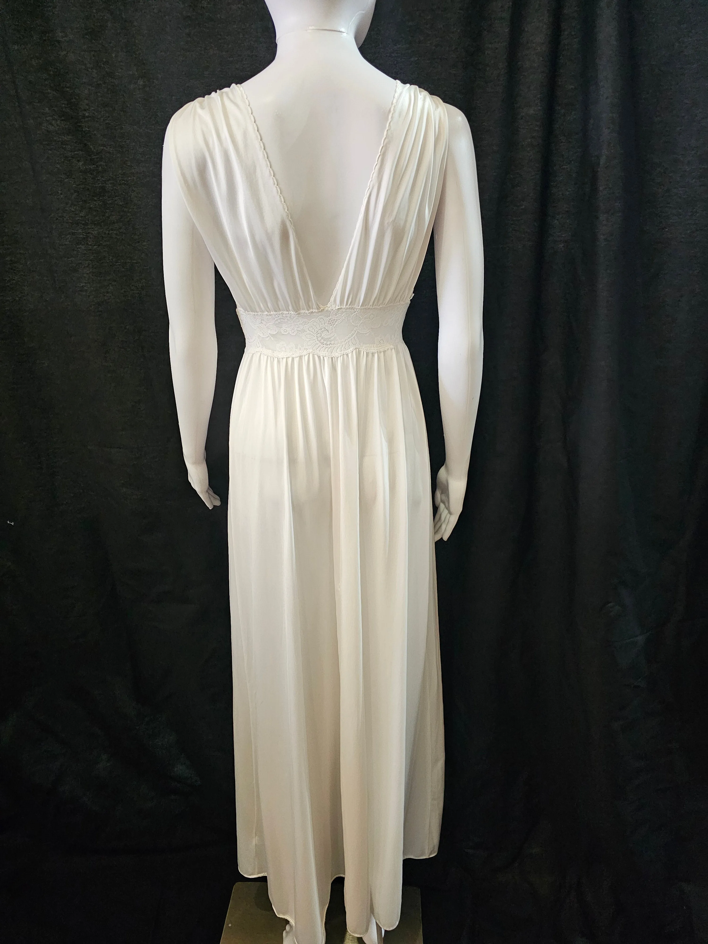 Vintage 1970s/80s Olga 92201 white goddess style  gown with lace bodice