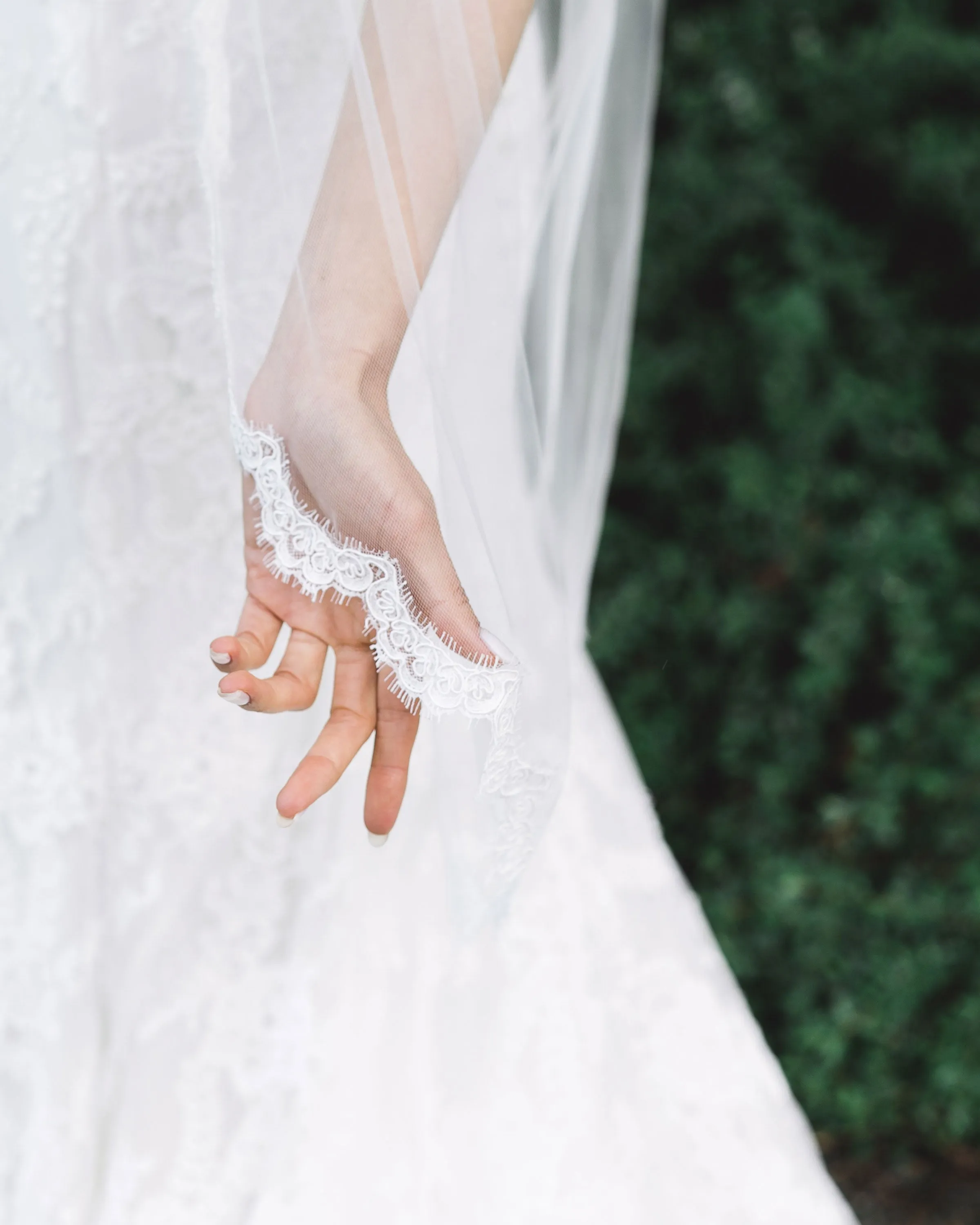 Wisteria Fingertip Veil