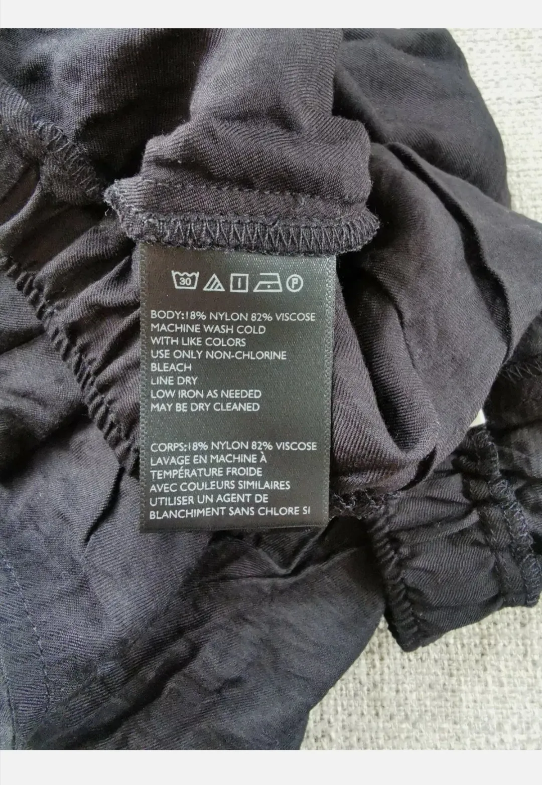 WOMENS SIZE XS or TEEN GIRL - SILENCE   NOISE, Silky Black Shorts NWOT B33
